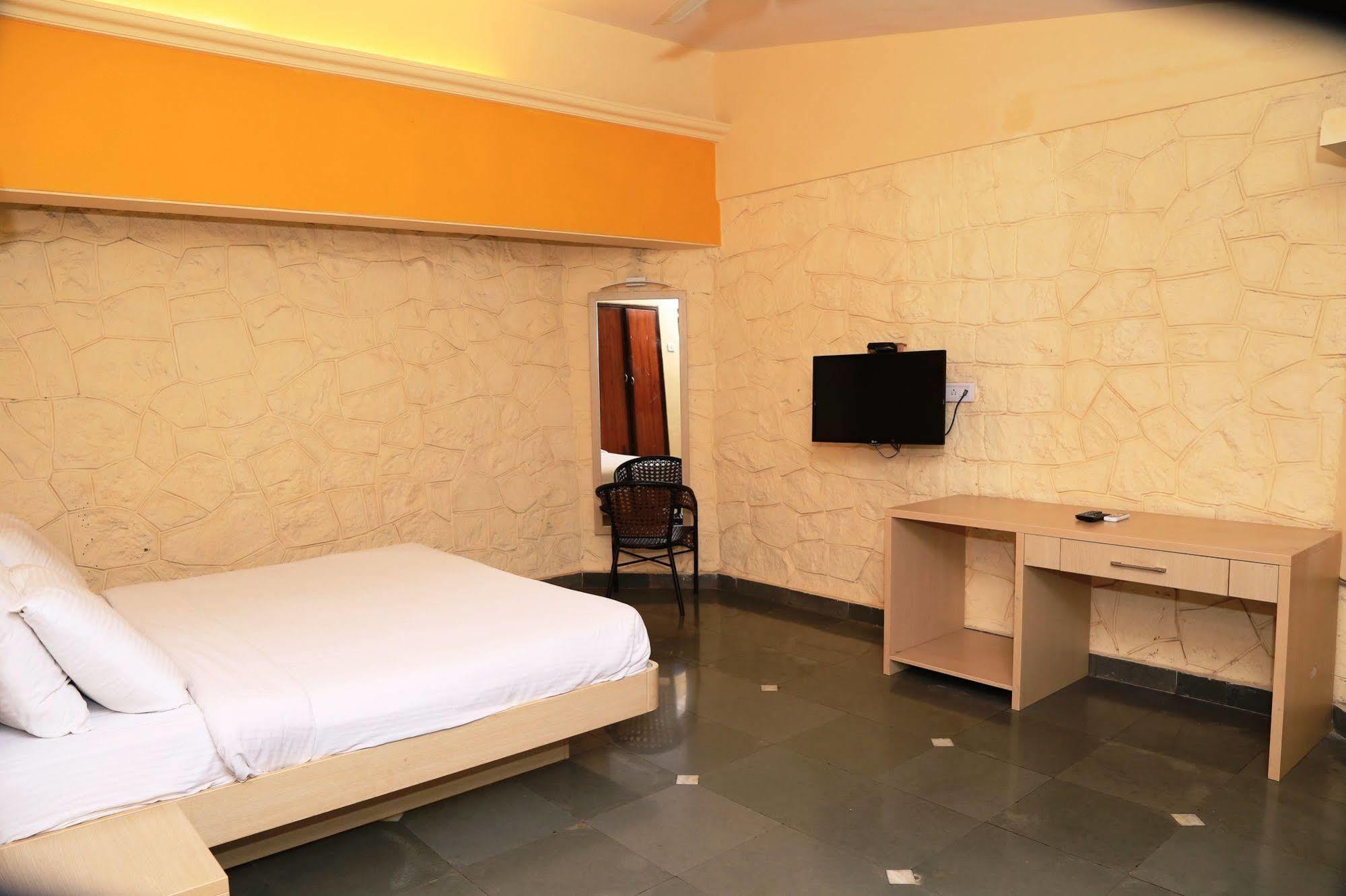 Panoramic Resort Panvel Karnāla Eksteriør bilde